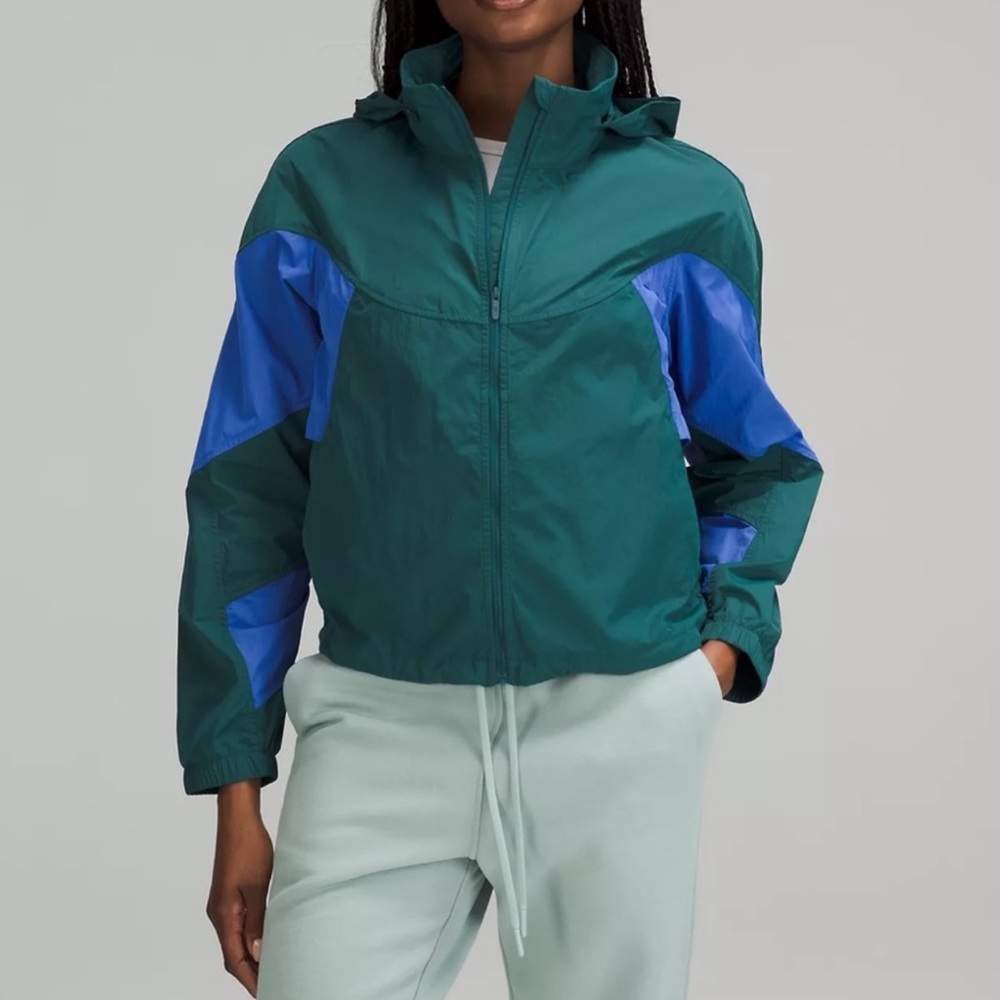 Lululemon evergreen cropped full zip goodie size 8